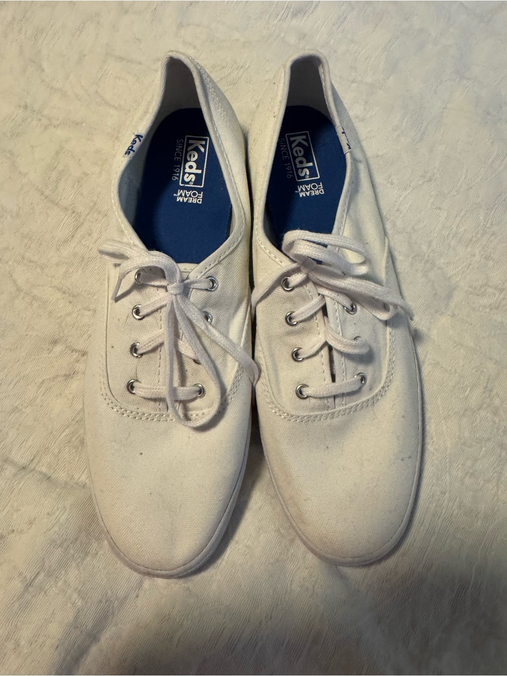 Keds Champion Original Women’s 10 White Canvas Lace Up Sneakers WF34000